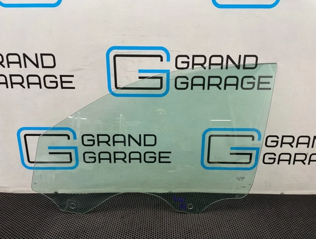 Стекло Volkswagen Touareg 2006 7L0845201F 7LA BMV 3.2, переднее левое