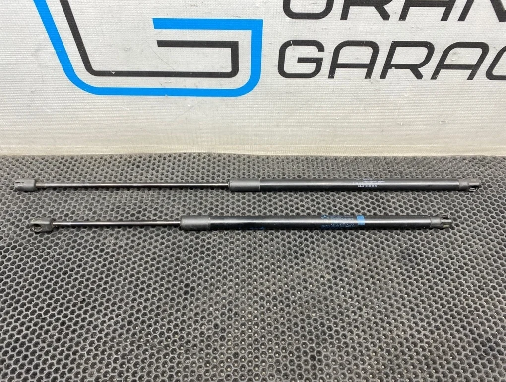 Амортизаторы капота Mercedes-Benz C-Class 2011 A2048800029 W204 271.860 1.8