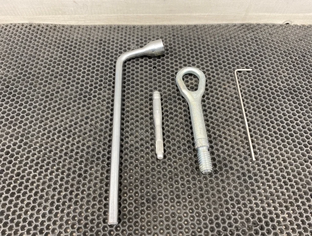 Набор инструментов Mercedes-Benz E-Class 2007 A2215810001 W211 272.964 3.5