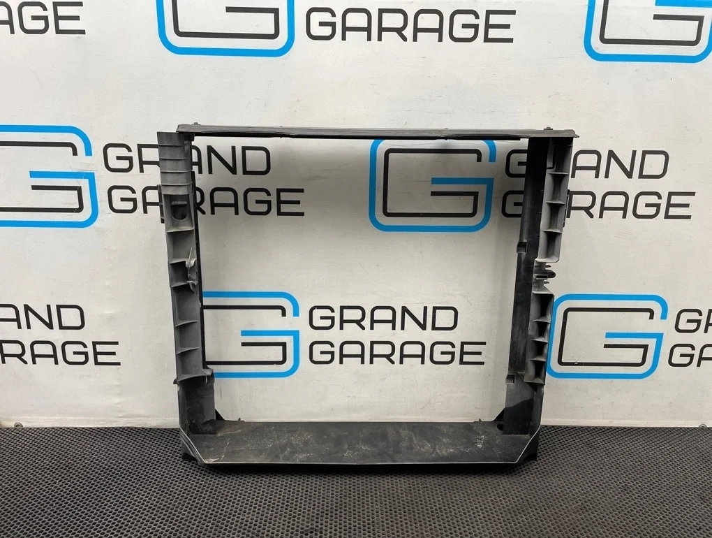 Кронштейн радиатора Bmw X5 2007 17117533538 E70 N52B30A 3.0