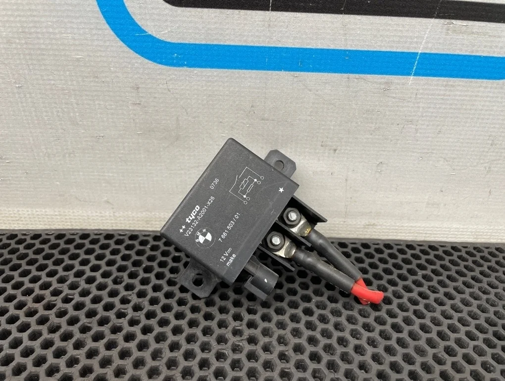 Реле Bmw X5 2007 61367661503 E70 N52B30A 3.0