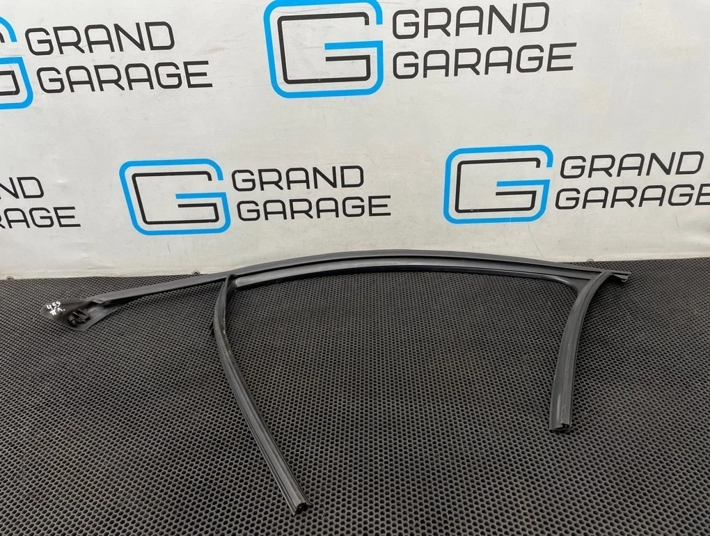 Уплотнитель стекла Audi A6 2011 4G0837439 C7 CHVA 2.8, передний левый