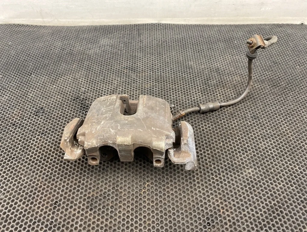 Суппорт Mercedes-Benz R-Class 2008 A1644202483 W251 272.967 3.5, передний правый