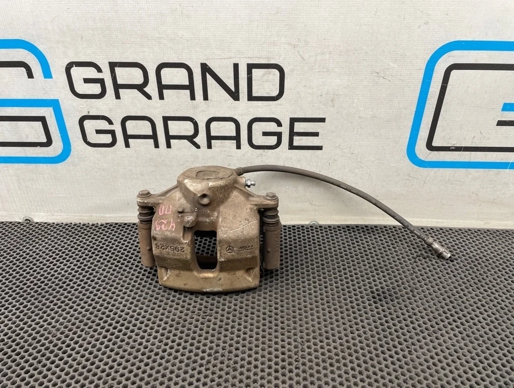 Суппорт Mercedes-Benz E-Class 2011 A2044212481 C207 271.860 1.8, передний правый