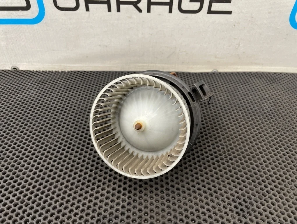 Моторчик печки Mercedes-Benz C-Class 2012 A2128200808 C204 271.820 1.8