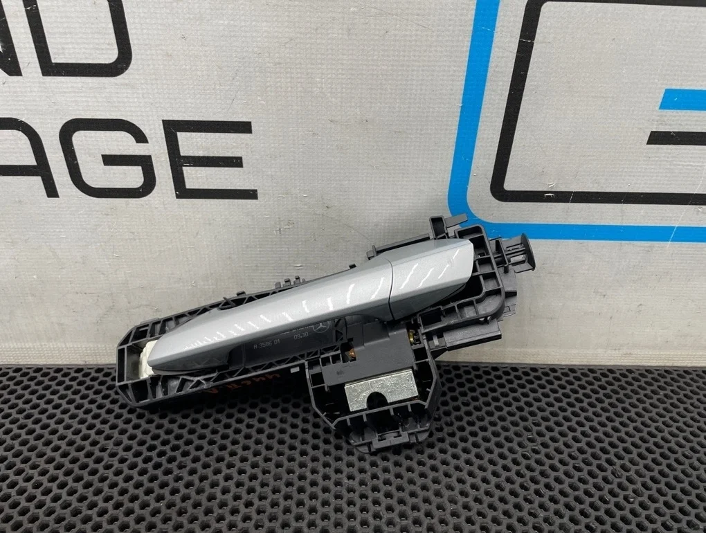 Ручка двери наружная Mercedes-Benz C-Class 2012 A2047602134 C204 271.820 1.8, левая