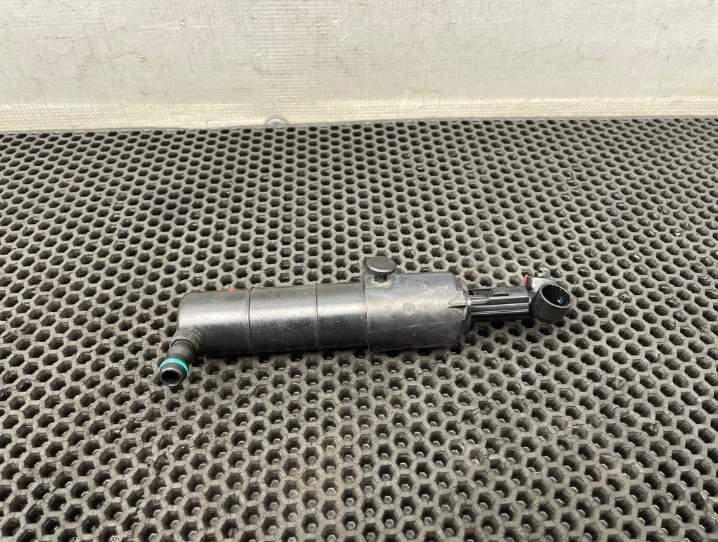 Форсунка омывателя фары Mercedes-Benz E-Class 2009 A2128600047 W212 272.980 3.5, правая