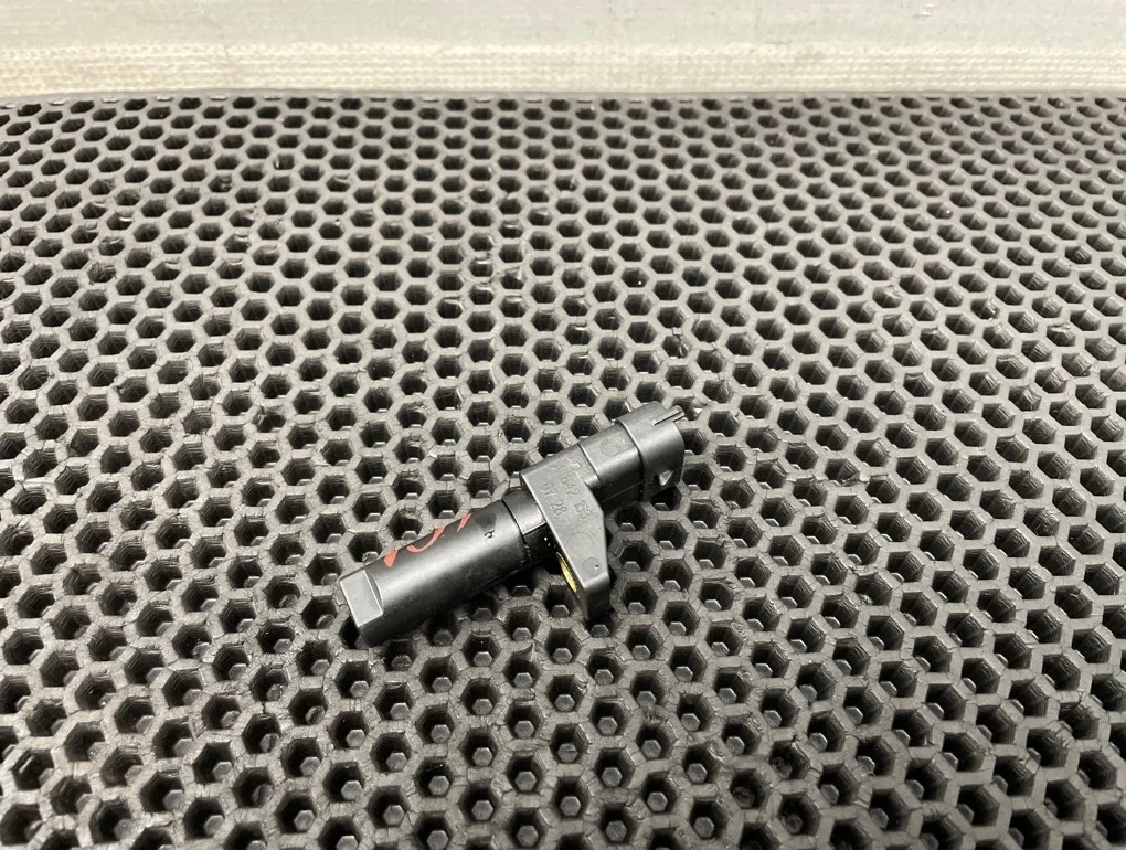 Датчик коленвала Mercedes-Benz V-Class 2009 A6421530728 W639 272.978 3.5