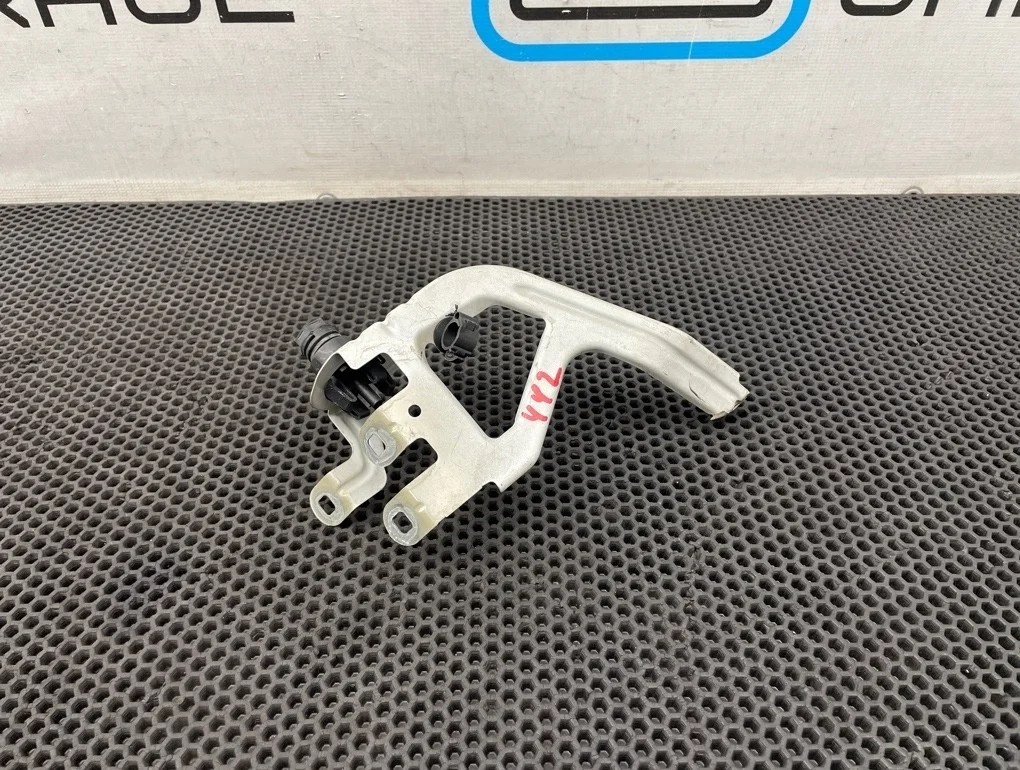 Кронштейн крыла Bmw 5-Series 2011 41357207210 F10 N52B30A 3.0, передний правый