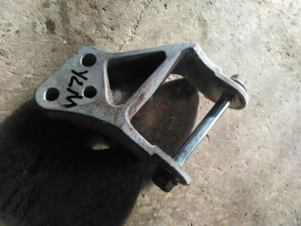 Б.у. кронштейн опоры двигателя MITSUBISHI LANCER CY2A MITSUBISHI LANCER CY2A