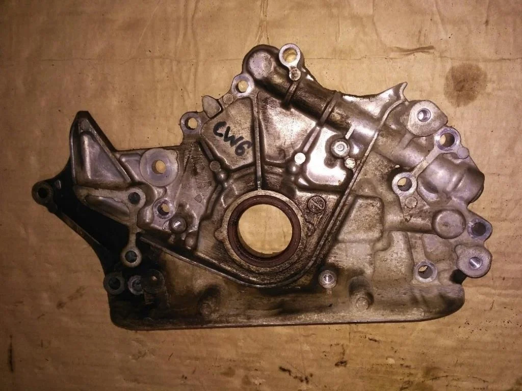 Б.у. масляный насос MITSUBISHI OUTLANDER XL CW6W MITSUBISHI OUTLANDER XL CW6W