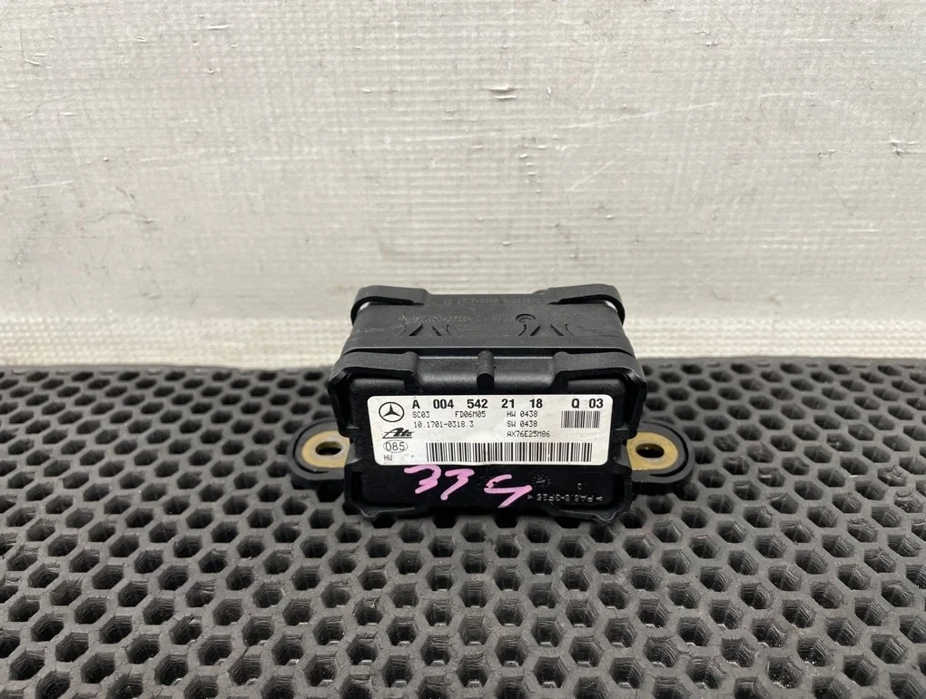 Датчик ускорения Mercedes-Benz S-Class 2007 A0045422118 W221 273.961 5.5