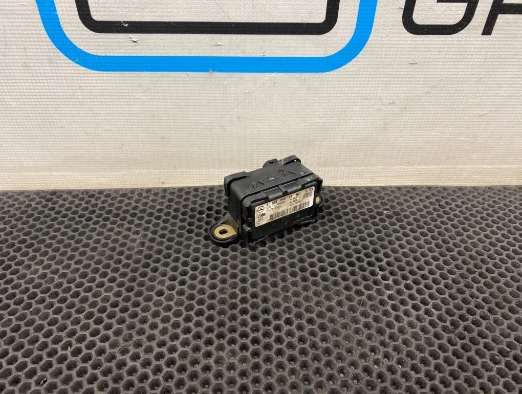 Датчик ускорения Mercedes-Benz S-Class 2006 A0045422118 W221 272.965 3.5
