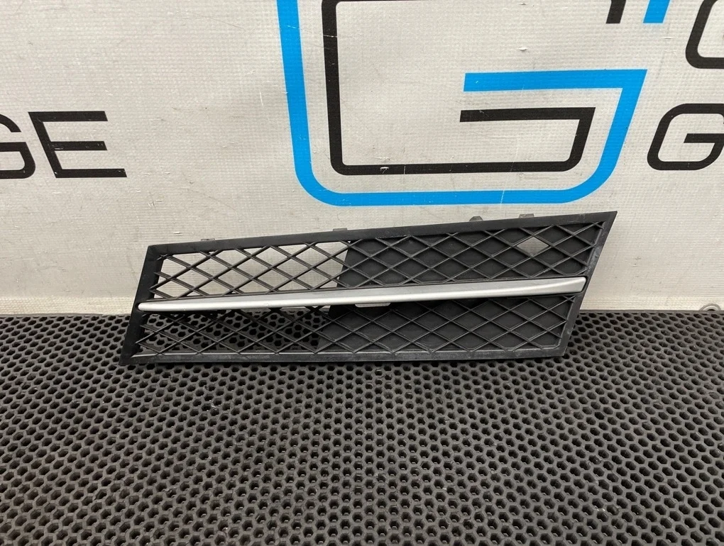 Решетка в бампер Bmw 5-Series 2011 51117200697 F10 N52B30A 3.0, передняя левая
