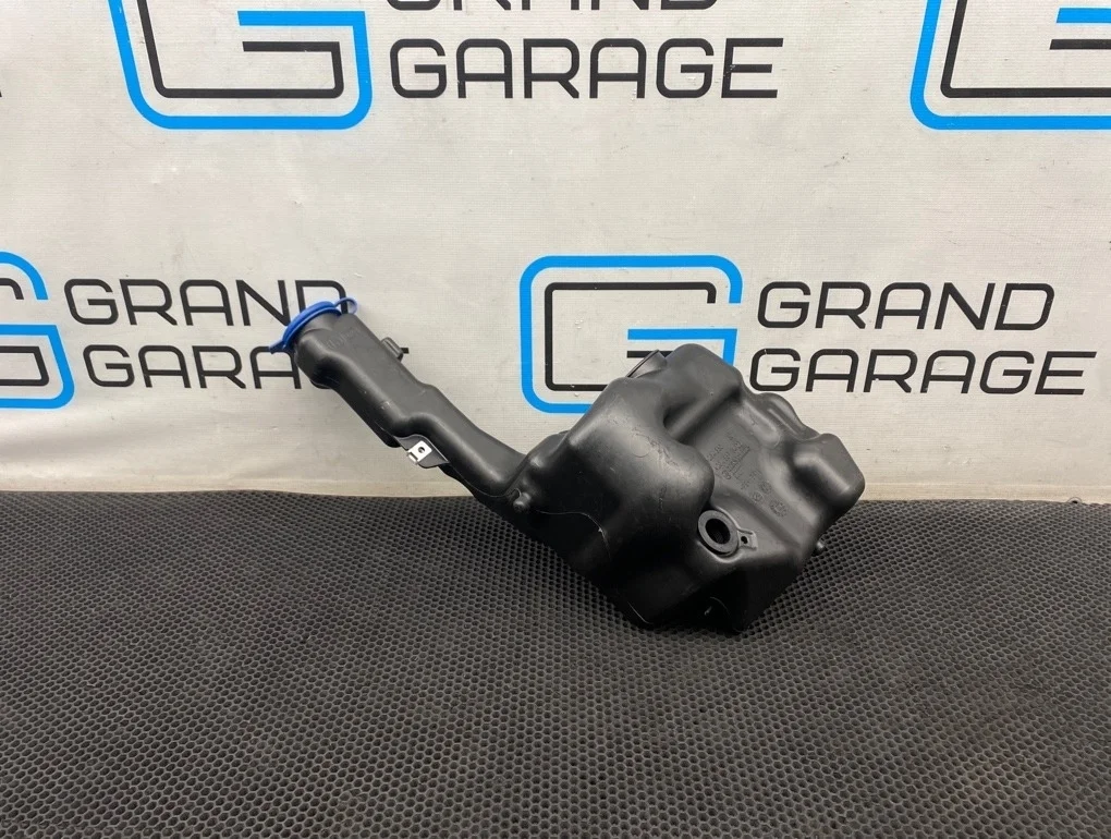 Бачок омывателя Mercedes-Benz C-Class 2012 A2048691320 C204 271.820 1.8