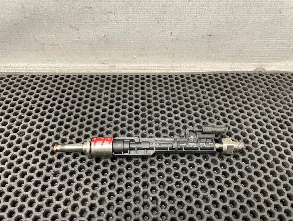 Форсунка топливная Bmw 3-Series 2013 13647639994 F30 N20B20B 2.0