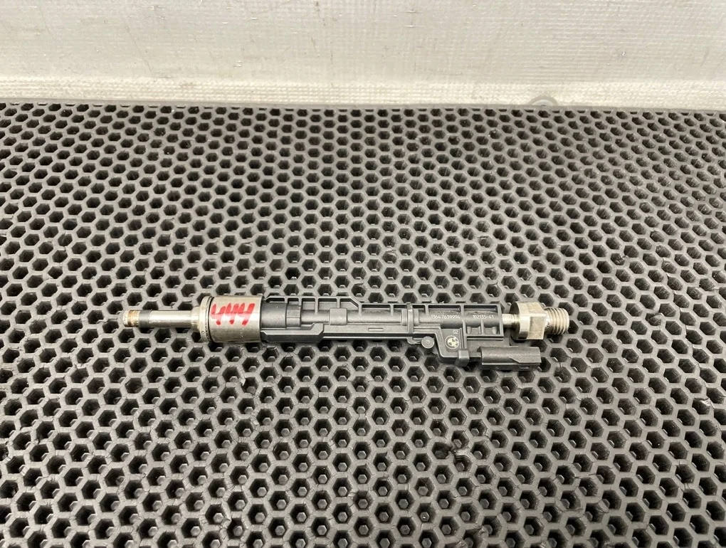 Форсунка топливная Bmw 3-Series 2013 13647639994 F30 N20B20B 2.0