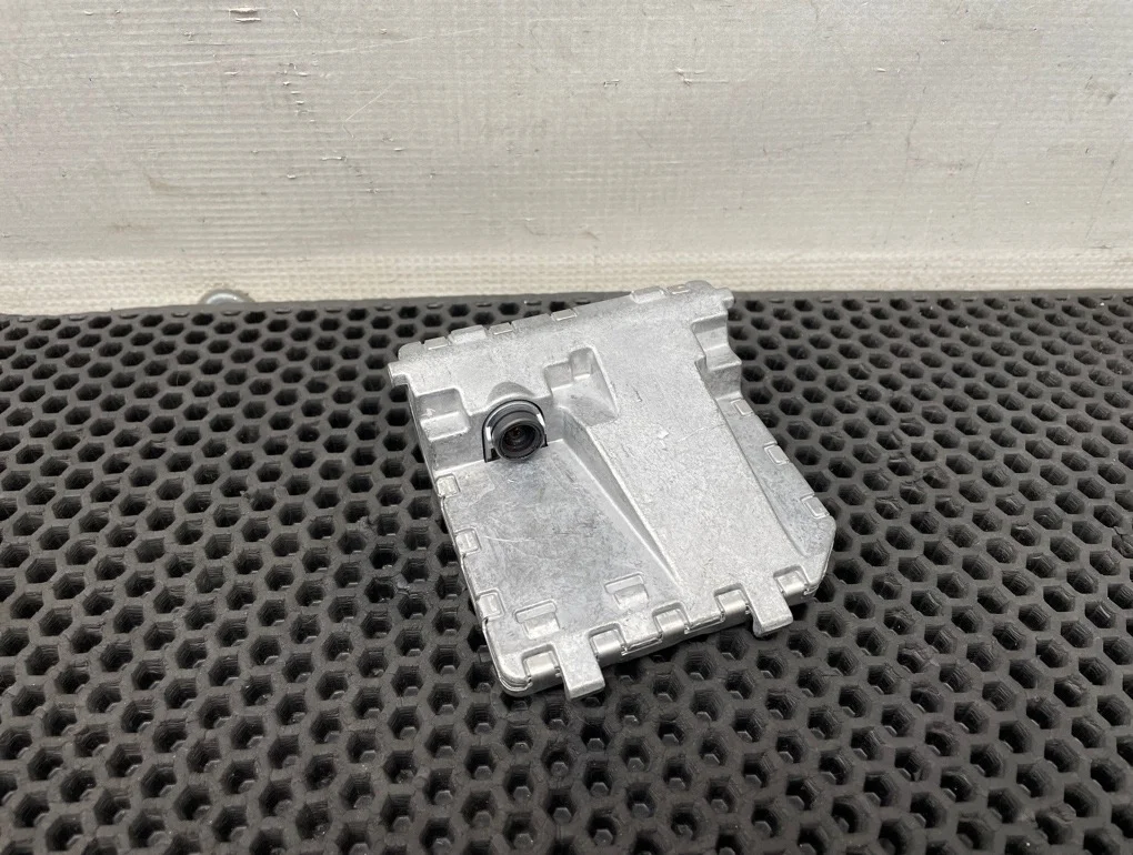 Камера передняя Mercedes-Benz C-Class 2012 A0009050338 C204 271.820 1.8