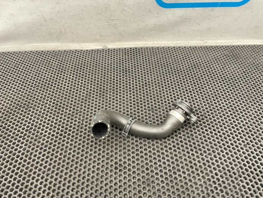 Патрубок охлаждения Bmw 3-Series 2014 11537603514 F30 N20B20B 2.0