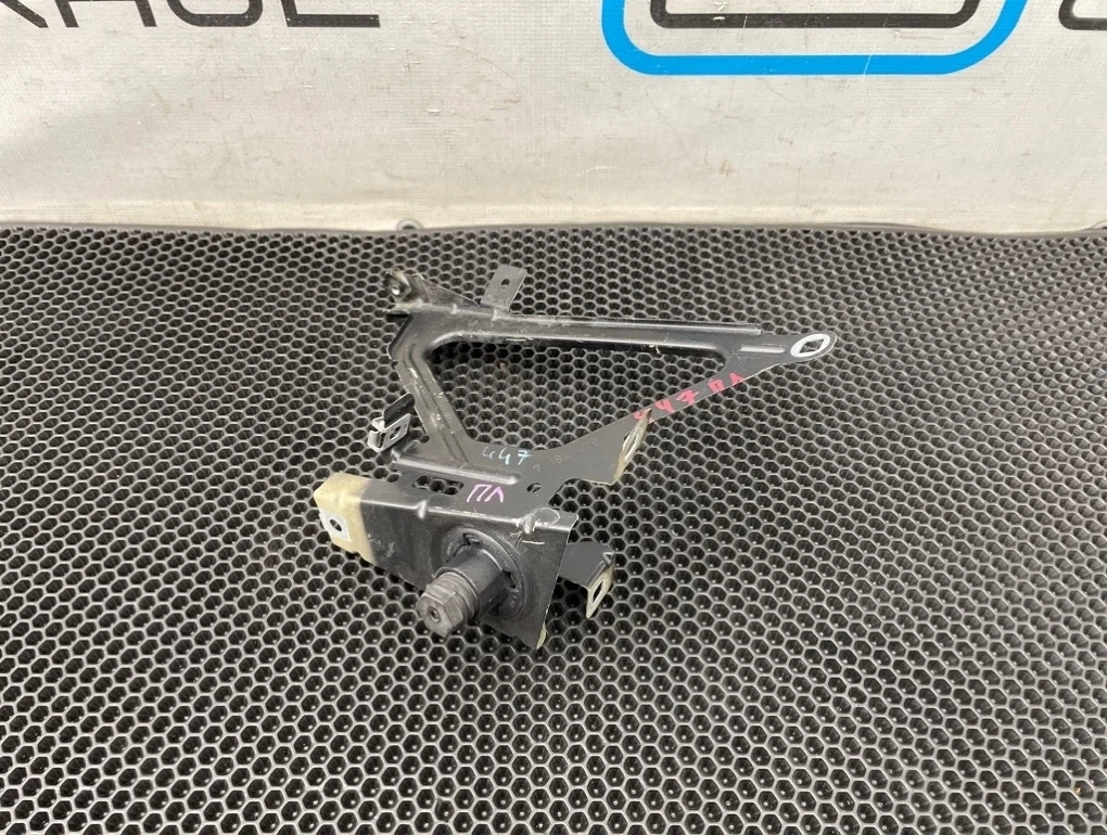 Кронштейн Bmw 7-Series 2010 41357207185 F01 N54B30A 3.0, передний левый