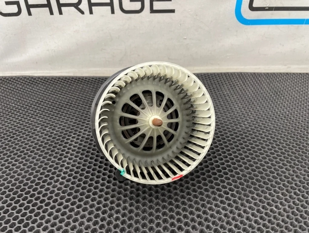 Моторчик печки Mercedes-Benz E-Class 2010 A2048200908 W212 272.980 3.5