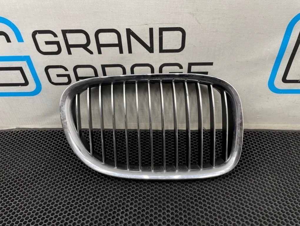 Решетка радиатора Bmw 7-Series 2011 51117184152 F01 N54B30A 3.0, правая