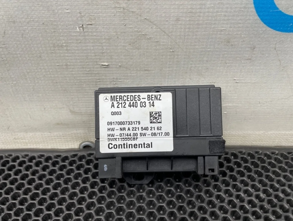 Блок электронный Mercedes-Benz E-Class 2010 A2124400314 W212 272.980 3.5