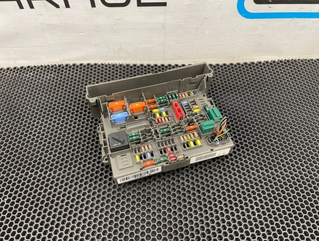 Блок предохранителей Bmw 3-Series 2007 61149119447 E91 M47N20 2.0, передний