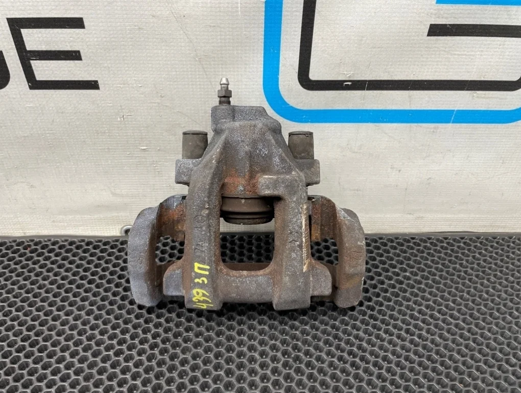 Суппорт Mercedes-Benz R-Class 2008 A1644235398 W251 272.967 3.5, задний правый