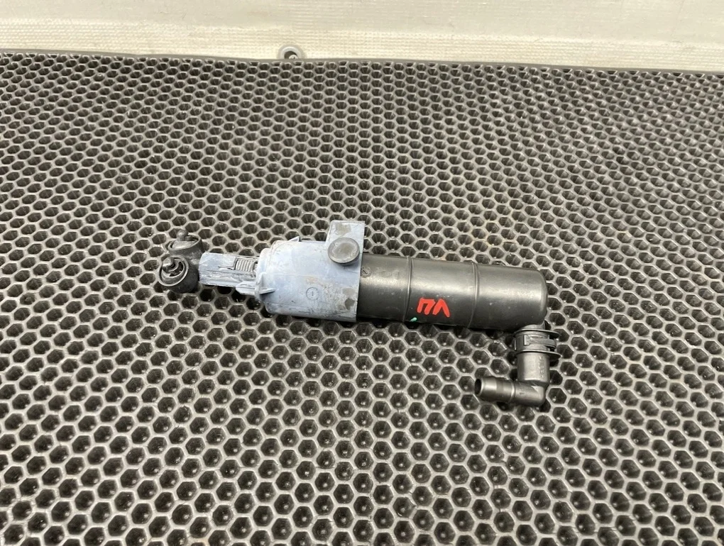 Форсунка омывателя фары Mercedes-Benz E-Class 2011 A2078600147 C207 271.860 1.8, передняя левая