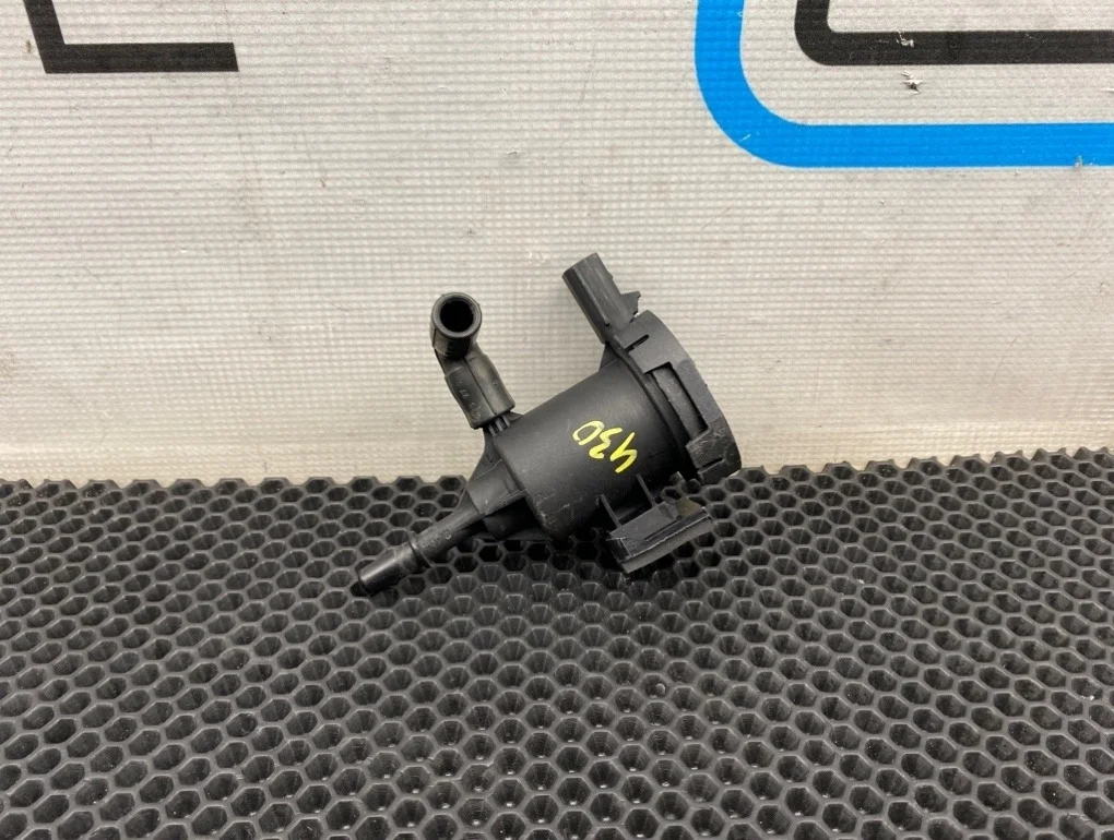 Клапан вентиляции топливного бака Mercedes-Benz B-Class 2012 A0014760532 W246 270.910 1.6