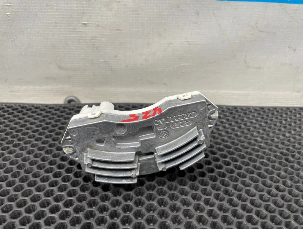 Резистор отопителя Bmw X3 2011 64119265892 F25 N52B30A 3.0