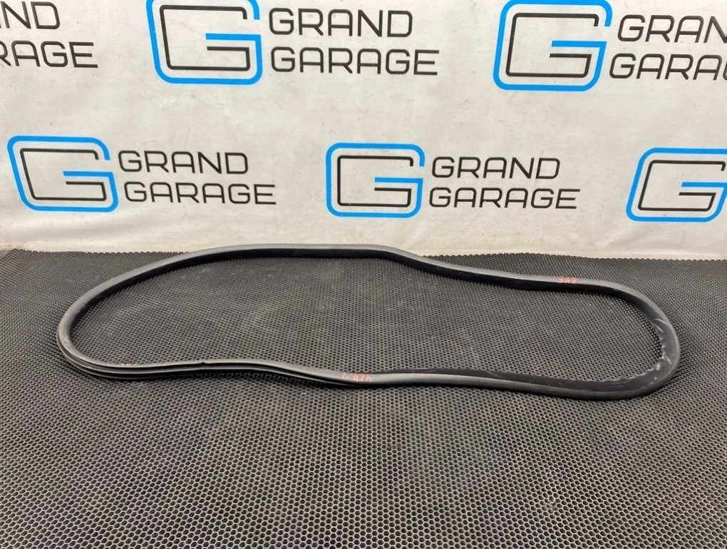 Уплотнитель Volvo Xc70 2008 8663935 BZ B6324S 3.2, задний