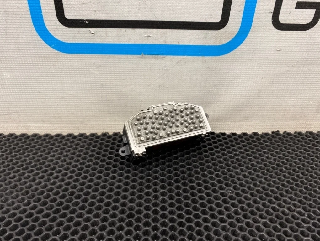 Резистор отопителя Audi Tt 2007 3C0907521B 8J3 BUB 3.2