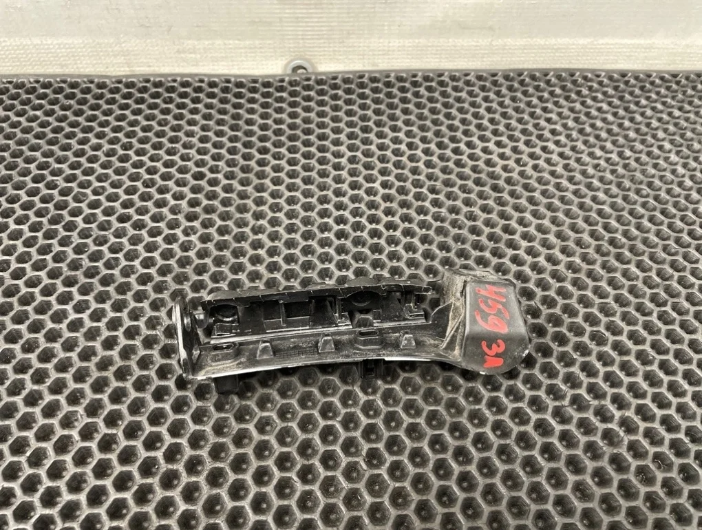 Направляющая бампера Audi A6 2011 4G5807889 C7 CHVA 2.8, задняя левая