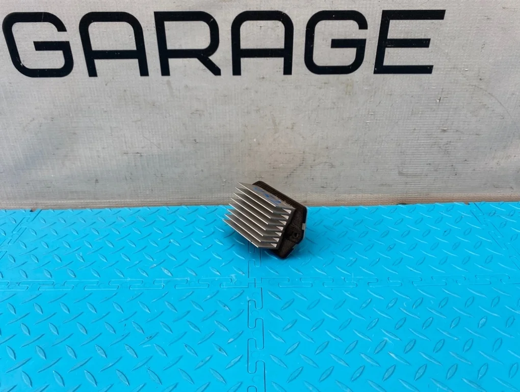 Резистор отопителя Land Rover Discovery 2006 PCE500010 L319 406PN 4.0