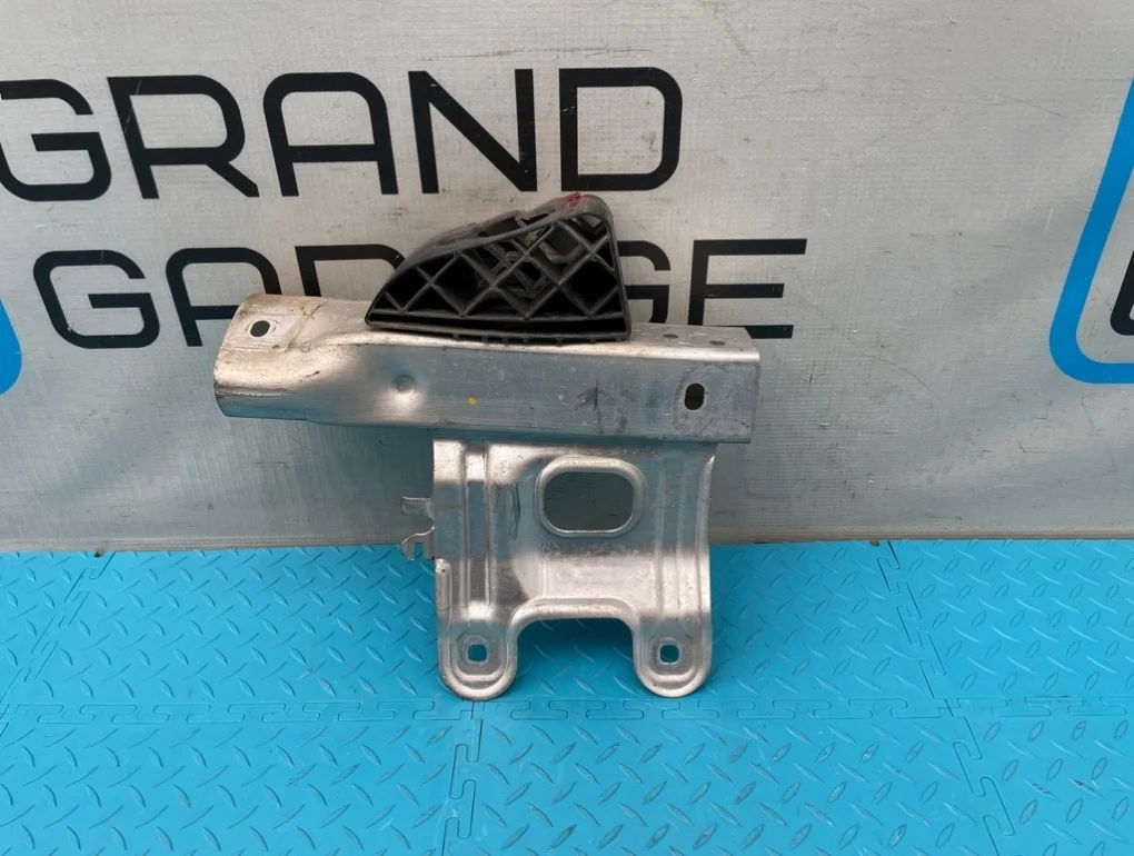 Кронштейн усилителя бампера Bmw 3-Series 2013 51117266193 F30 N20B20B 2.0, передний левый