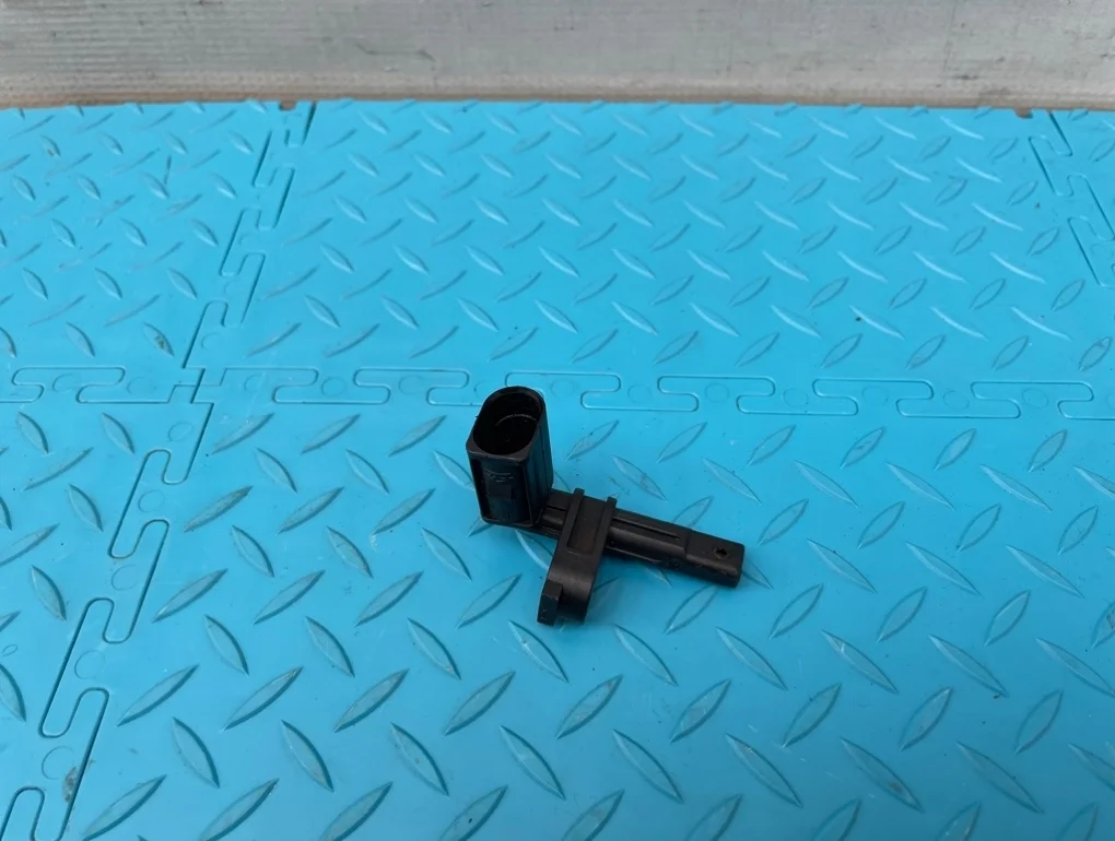 Датчик abs Porsche Cayenne 2011 95860640500 958 M55.02 3.6