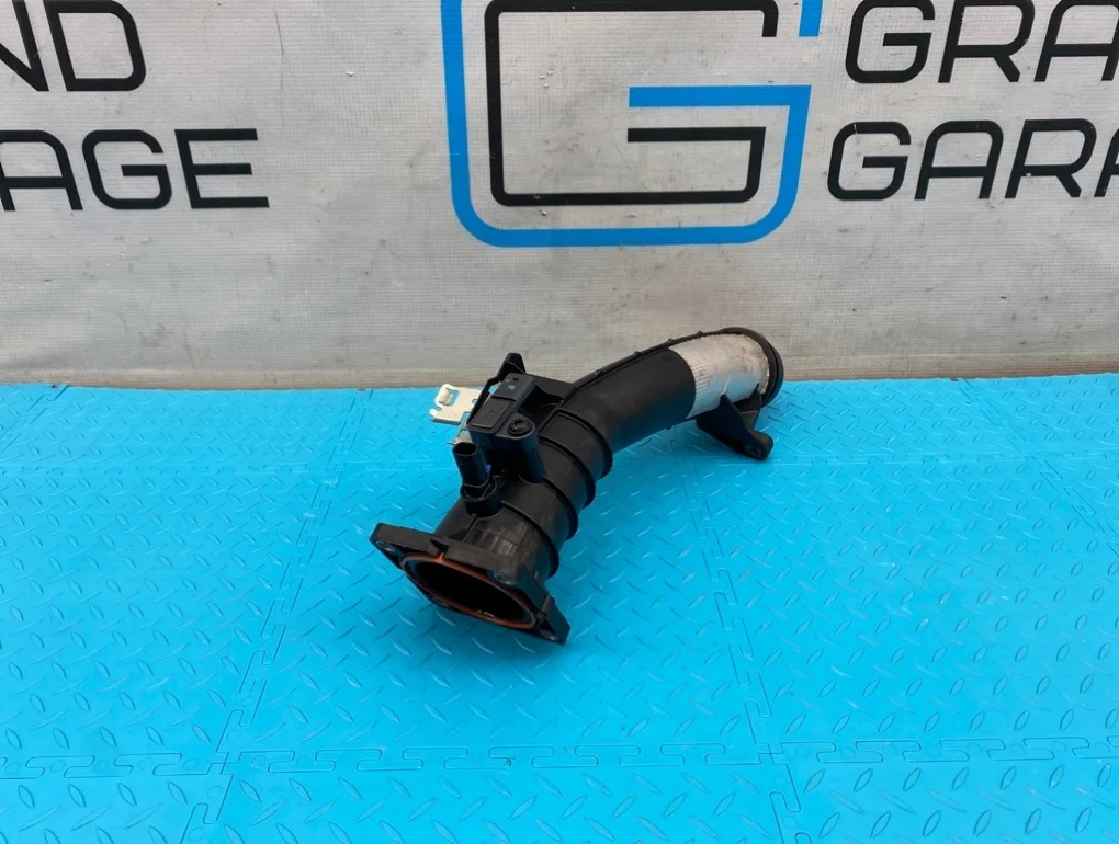 Патрубок воздушный Mercedes-Benz Gla-Class 2014 A2700900744 X156 270.920 2.0