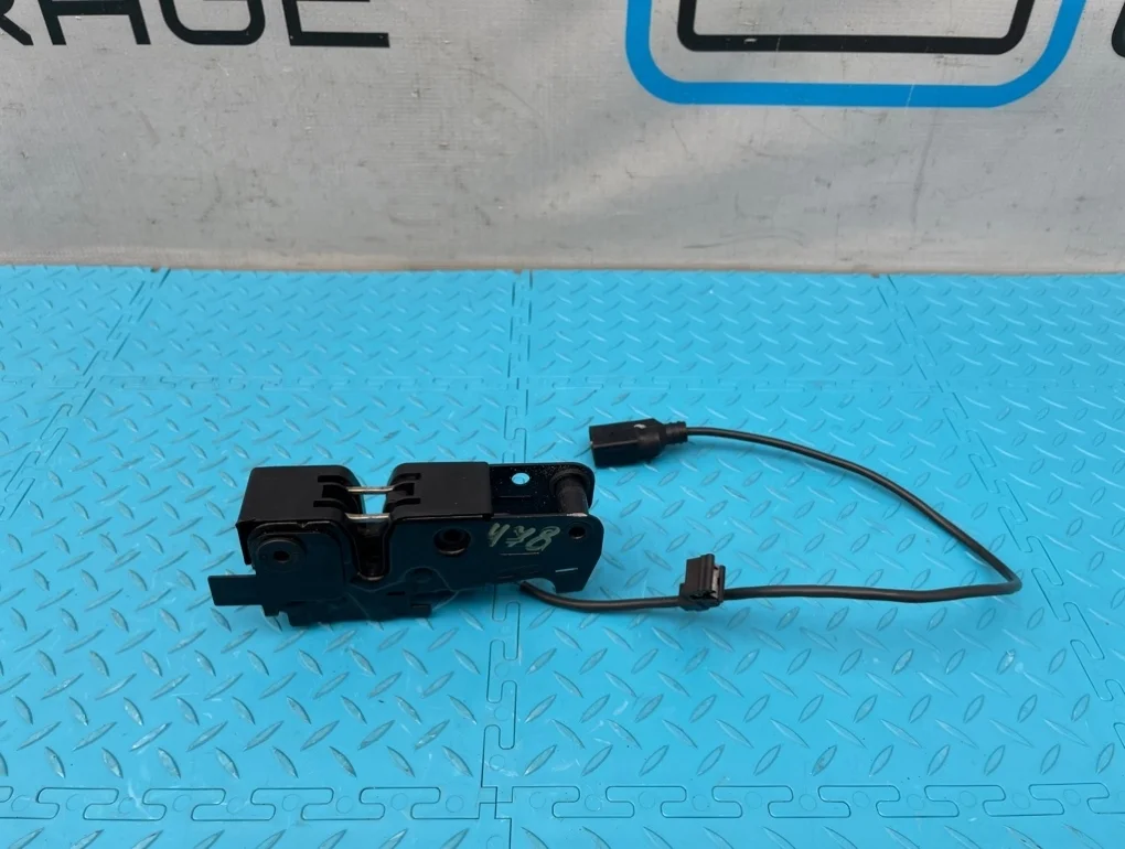 Замок капота Audi A5 2011 8K0823509D 8T CDNC 2.0