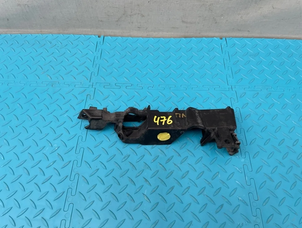 Направляющая бампера Audi A6 2011 4G0807283 C7 CHVA 2.8, передняя левая