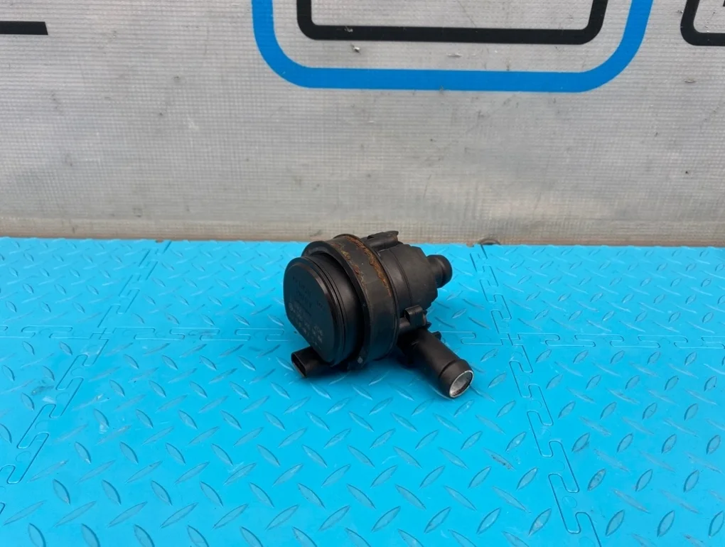Насос водяной электрический Mercedes-Benz B-Class 2013 A0005000686 W246 270.910 1.6