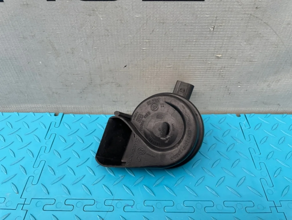 Сигнал звуковой Audi A4 2014 8T0951221 B8 CDNB 2.0, правый