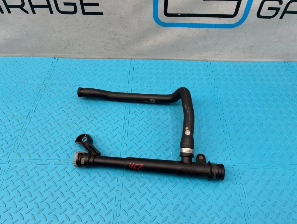 Патрубок охлаждения Volvo Xc90 2009 30774514 C B6324S 3.2