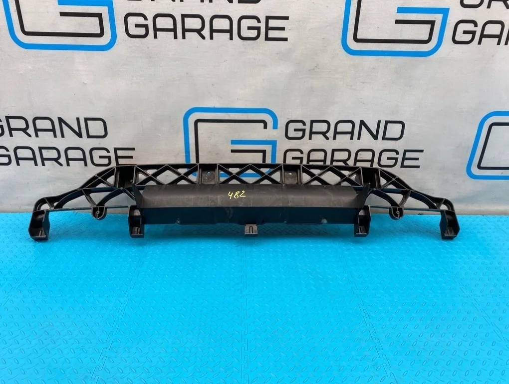 Кронштейн бампера Audi Q7 2008 4L0807329 4LB BHK 3.6, задний