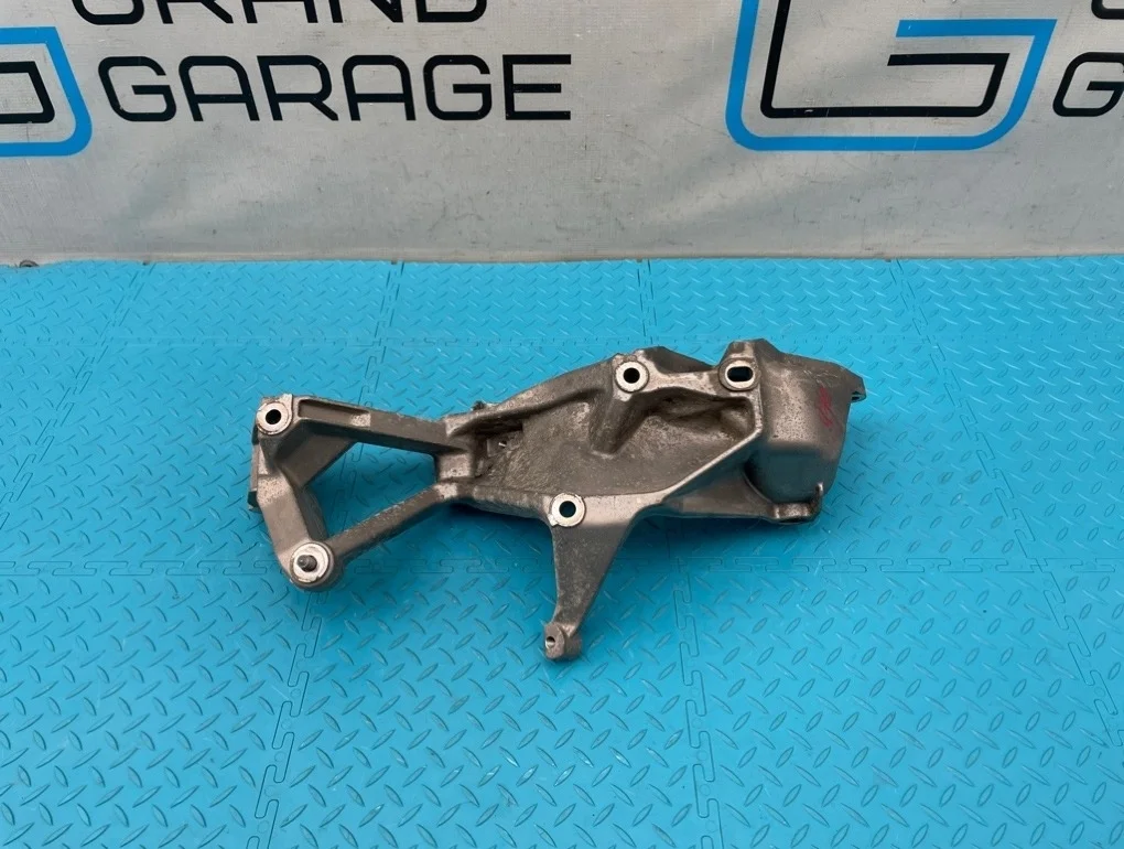 Кронштейн Porsche Cayenne 2013 03H260087E 958 M55.02 3.6