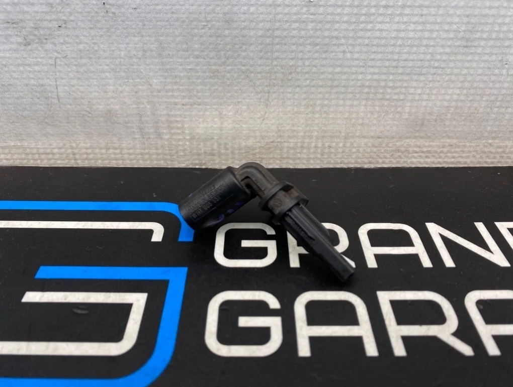 Датчик abs Porsche Cayenne 2013 95860640500 958 M55.02 3.6