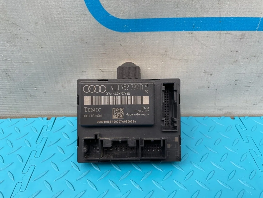 Блок двери Audi Q7 2008 4L0959792B 4LB BHK 3.6, передний правый