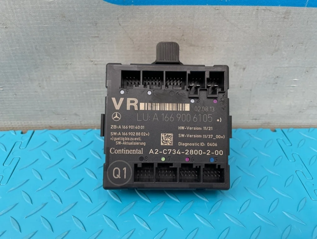 Блок двери Mercedes-Benz Cla-Class 2013 A1669006105 C117 270.920 2.0, передний правый