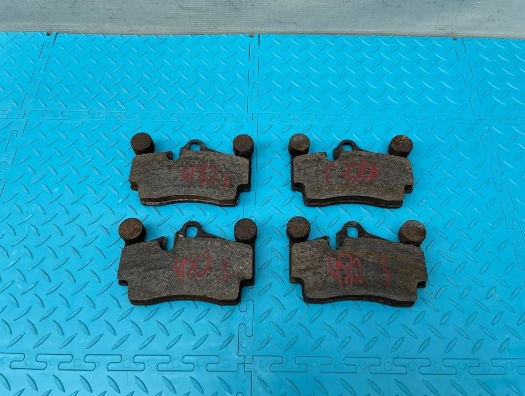 Колодки тормозные Audi Q7 2008 7L0698451B 4LB BHK 3.6, задние